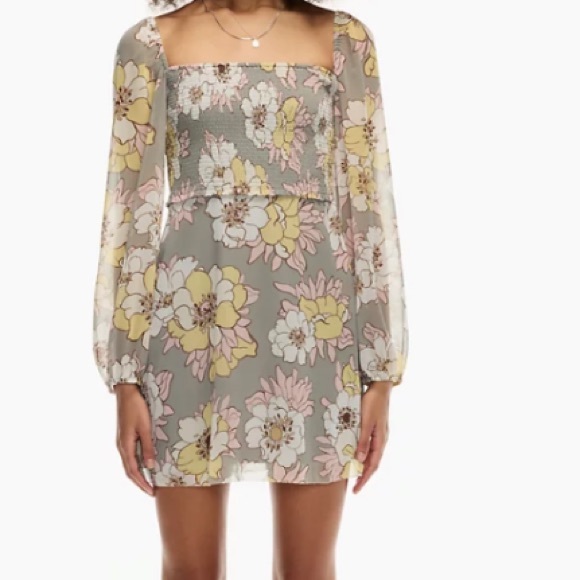 Smocked chiffon mini dress by Aritzia - Picture 5 of 6